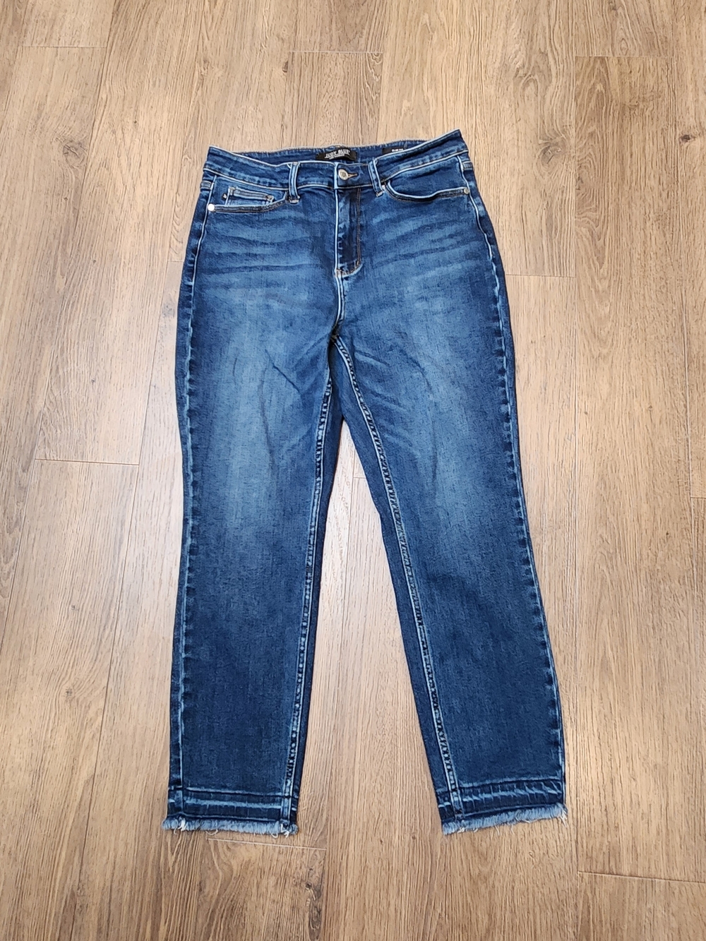 ✨ JUDY BLUE High-Waist Slim Fit "Cigarette" Jeans ✨